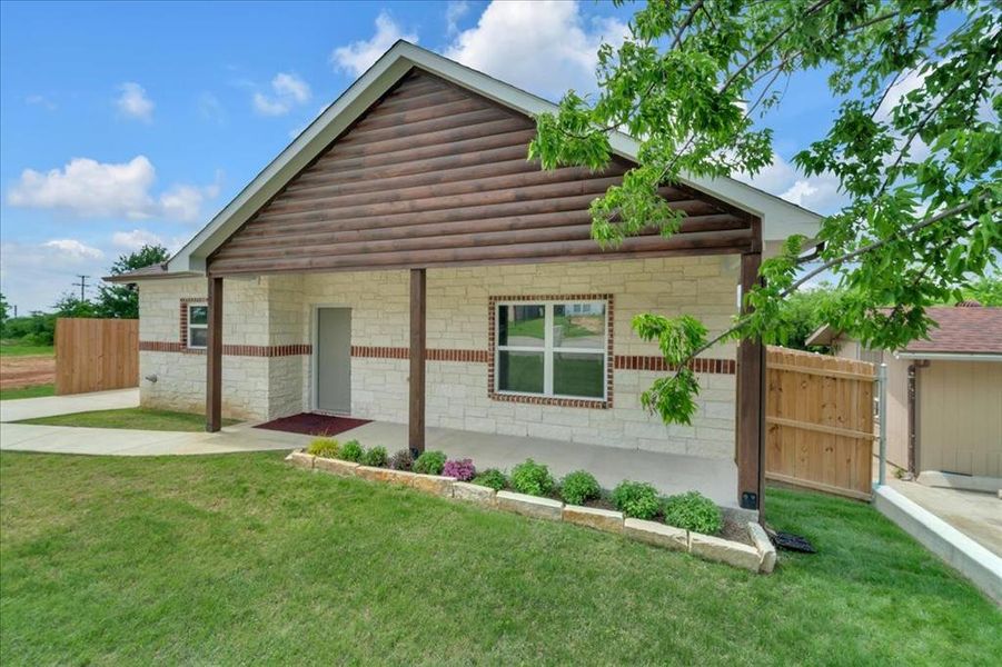 Exterior details and patio area of a home in , Fort Worth (Image 3).