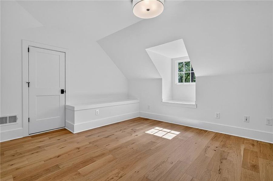 Spacious, unfurnished interior of a new home in , Atlanta (Image 20).