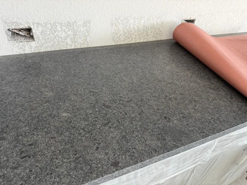 Detailed view of baseboards