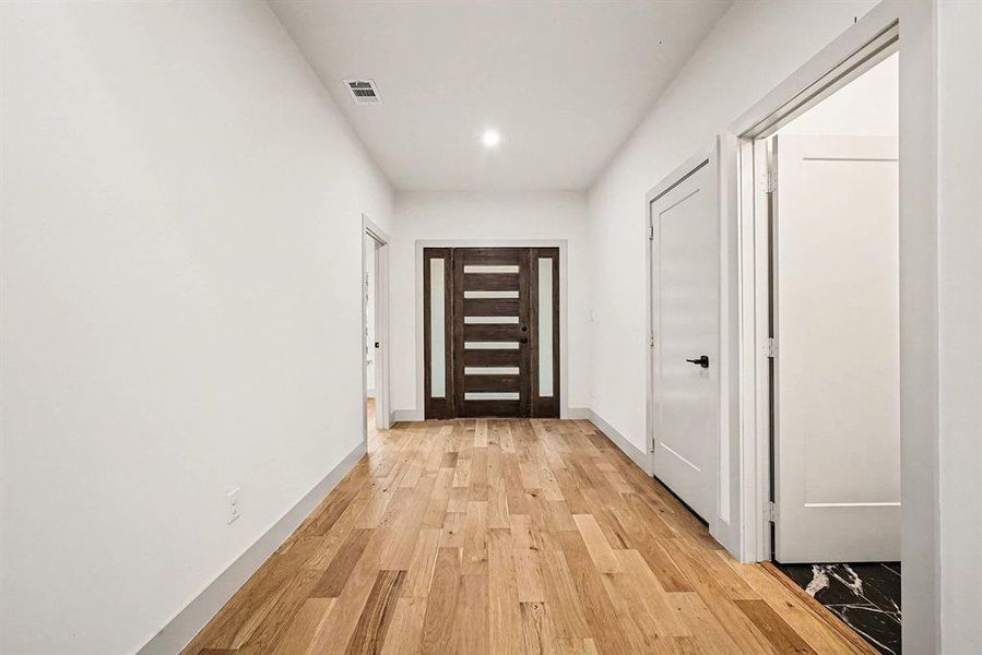 Spacious, unfurnished interior of a new home in , Dallas (Image 16).