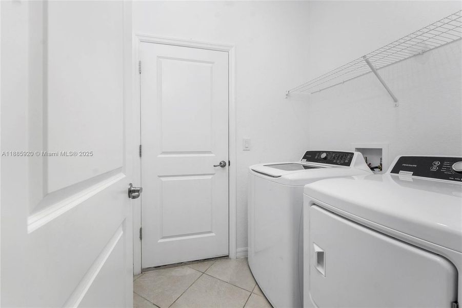 Furnished interior view inside a new home in , Port Charlotte (Image 5).