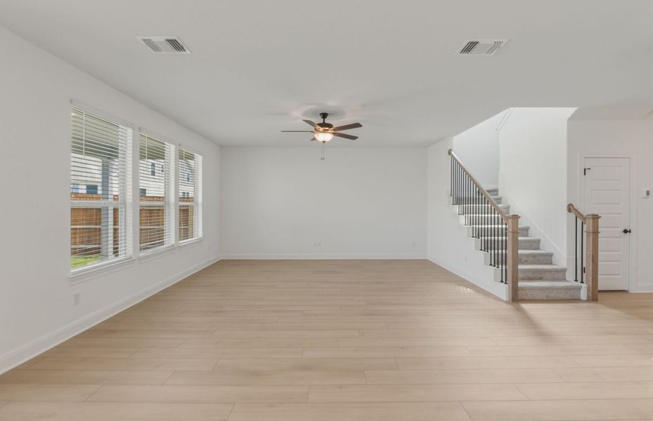 Representative unfurnished interior of a home built from the Saddlebrook by Pulte Homes in Santa Rita Ranch, Liberty Hill (Image 15).