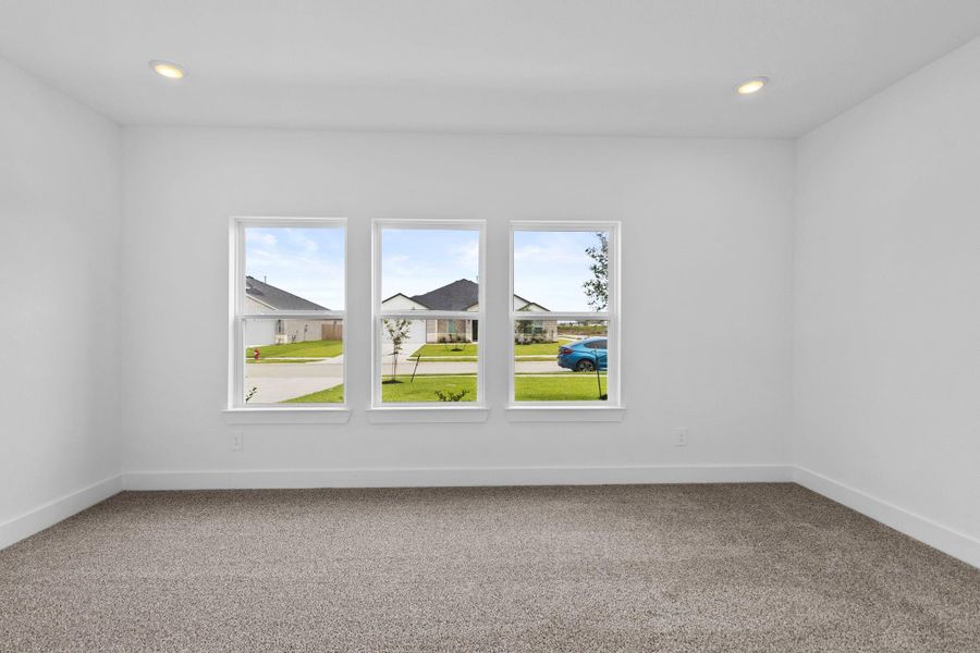 Spacious, unfurnished interior of a new home in Riverside Estates, Mont Belvieu (Image 37).