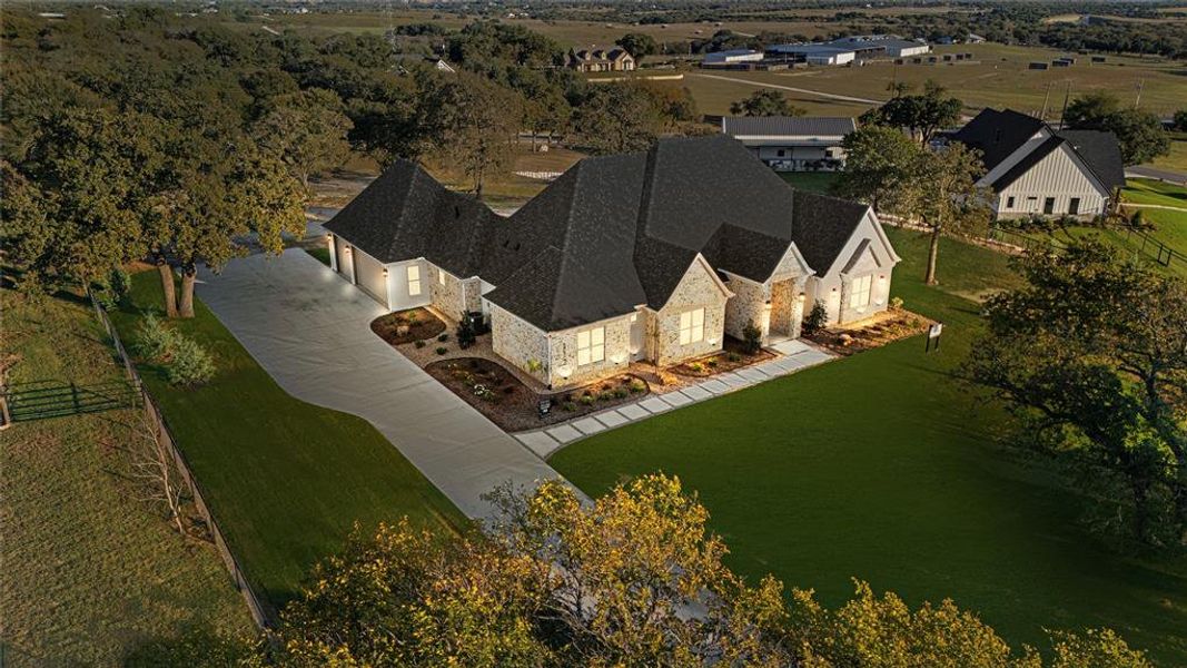Exterior details and patio area of a home in , Weatherford (Image 27).