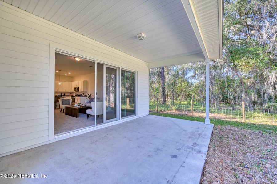 Exterior details and patio area of a home in , Jacksonville (Image 24).
