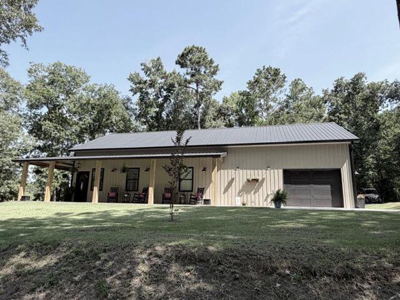 Exterior details and patio area of a home in , Manning (Image 55).