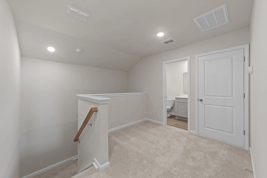 Spacious, unfurnished interior of a new home in Blue Heron Retreat, Little River (Image 19).