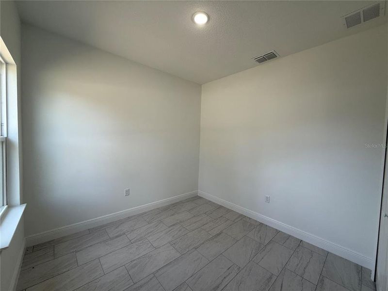 Spacious, unfurnished interior of a new home in , Citrus Springs (Image 24).