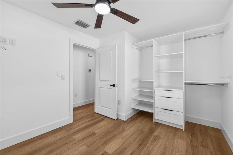 Spacious, unfurnished interior of a new home in , Tampa (Image 16).