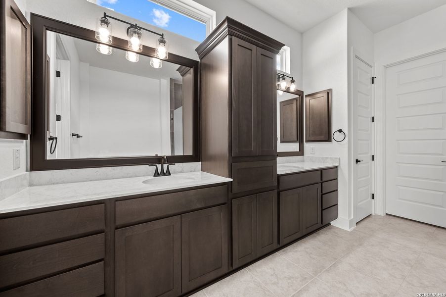 Furnished interior view inside a new home in Mesa Western, Cibolo (Image 6).