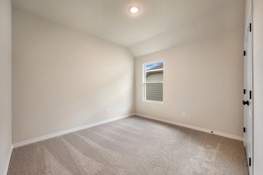 Spacious, unfurnished interior of a new home in Lariat, Liberty Hill (Image 25).