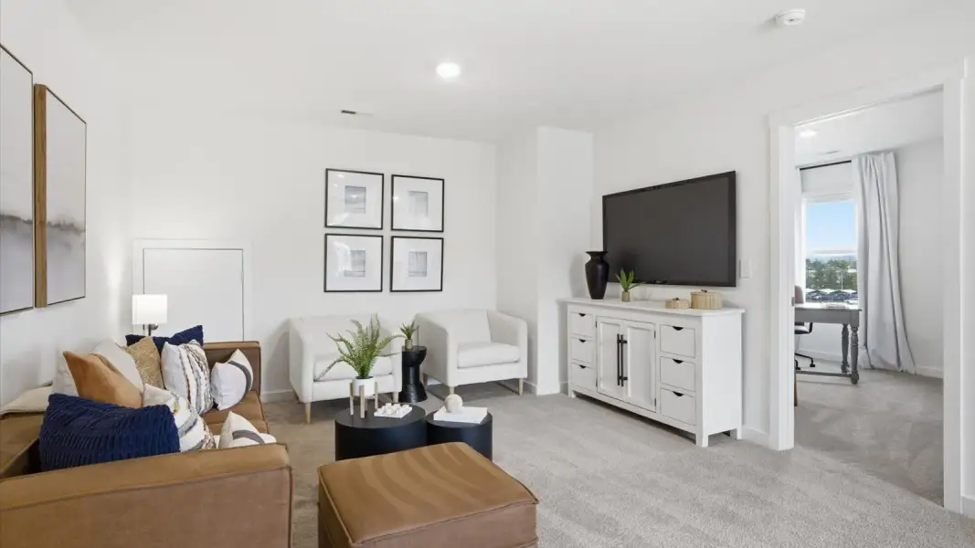 Furnished interior view inside a new home in Oak Hill, Vonore (Image 25).