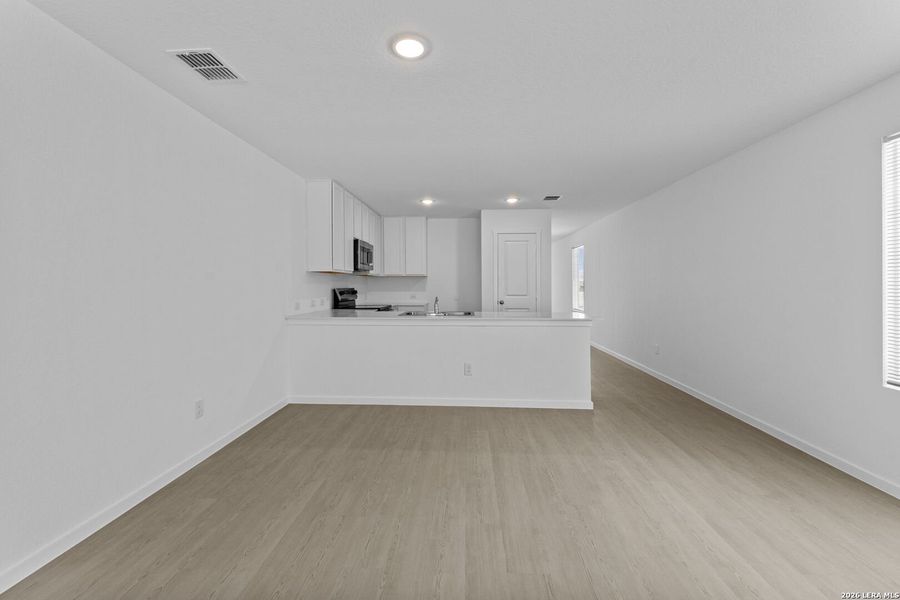 Spacious, unfurnished interior of a new home in Hidden Oasis, San Antonio (Image 19). Spacious, unfurnished interior of a new home in Hidden Oasis, San Antonio (Image 19).