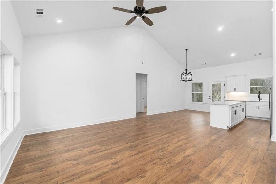 Spacious, unfurnished interior of a new home in , Monroe (Image 18).