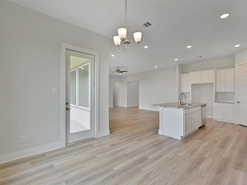 Spacious, unfurnished interior of a new home in Lago Mar, Santa Fe (Image 28).