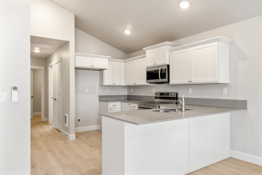 Furnished interior view inside a new home in Feather Ridge, Redmond (Image 5).
