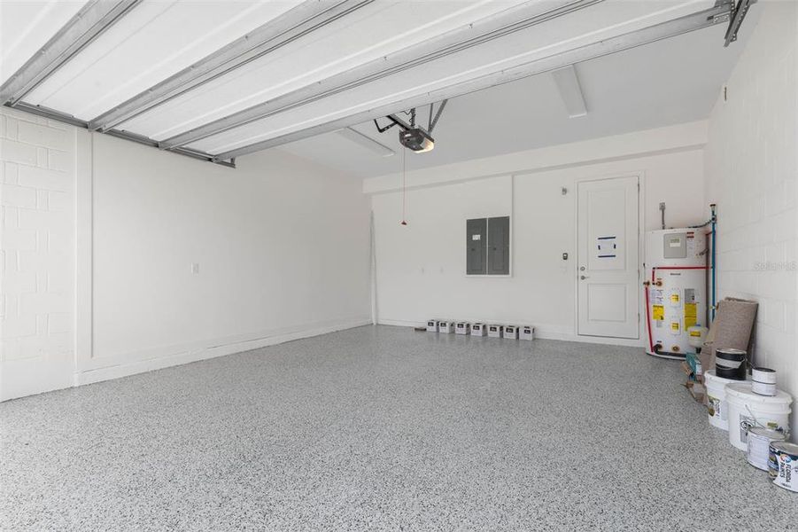 Spacious, unfurnished interior of a new home in , Palm Coast (Image 63).