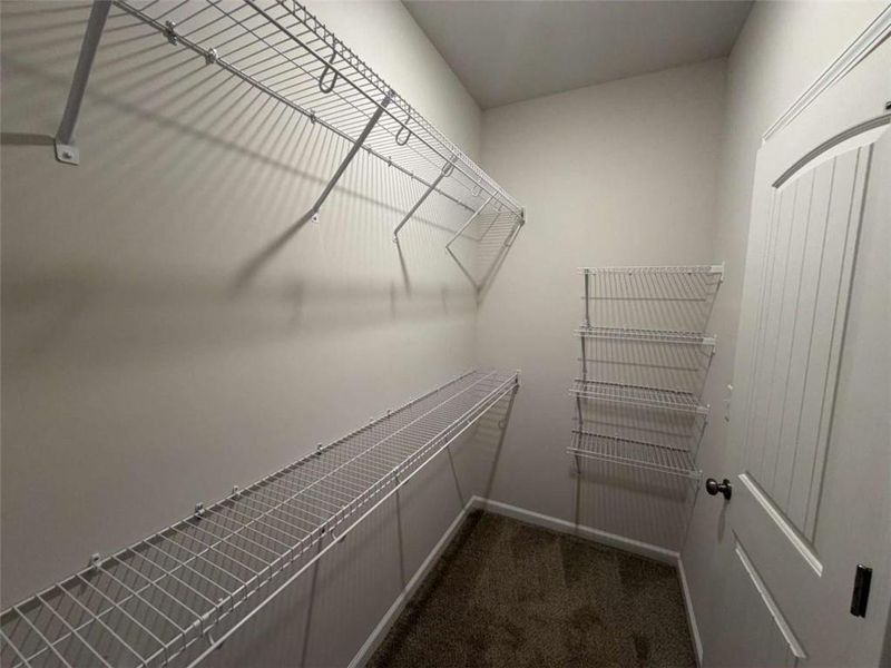 Spacious, unfurnished interior of a new home in , Eastanollee (Image 11).