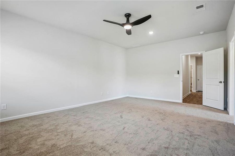 Spacious, unfurnished interior of a new home in Conner Springs, Social Circle (Image 28).