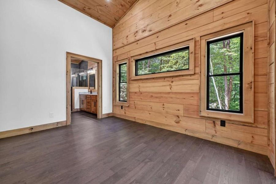 Spacious, unfurnished interior of a new home in , Blue Ridge (Image 23).