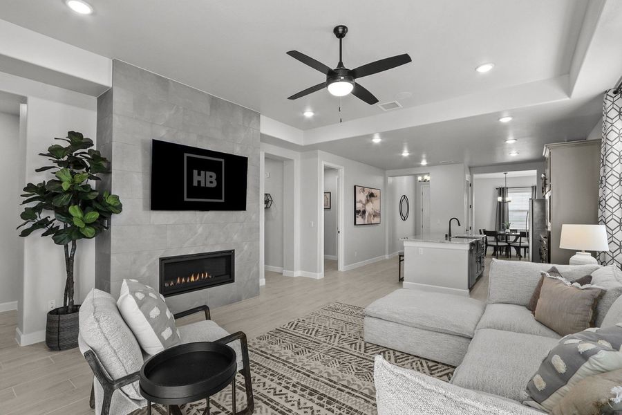 Representative furnished interior of a home built from the Willow by Hakes Brothers in Hillside Park, El Paso (Image 24).