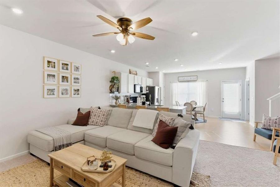Furnished interior view inside a new home in , Jasper (Image 11).