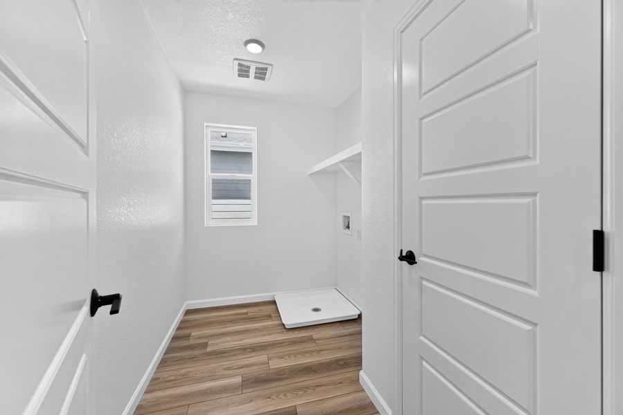Spacious, unfurnished interior of a new home in Farmlore, Brighton (Image 23).