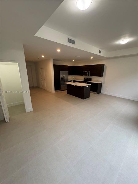 Spacious, unfurnished interior of a new home in , Homestead (Image 7).