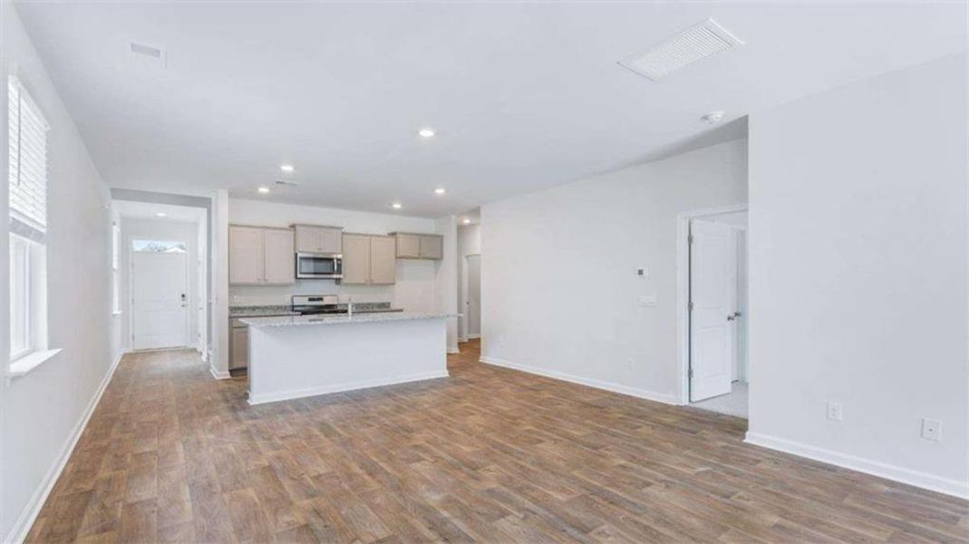 Spacious, unfurnished interior of a new home in Sherwood Manor, South Fulton (Image 19). Spacious, unfurnished interior of a new home in Sherwood Manor, South Fulton (Image 19).