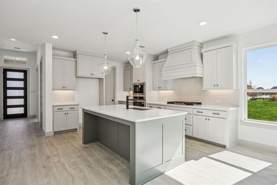 This dream kitchen is waiting for you to call it your own! This dream kitchen is waiting for you to call it your own!