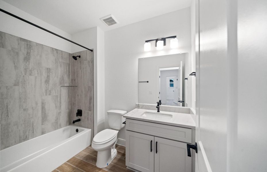 Image 31 of a home in Valencia. Image 31 of a home in Valencia.