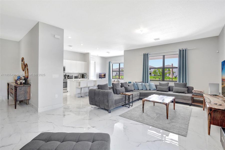 Furnished interior view inside a new home in , Miramar (Image 25).