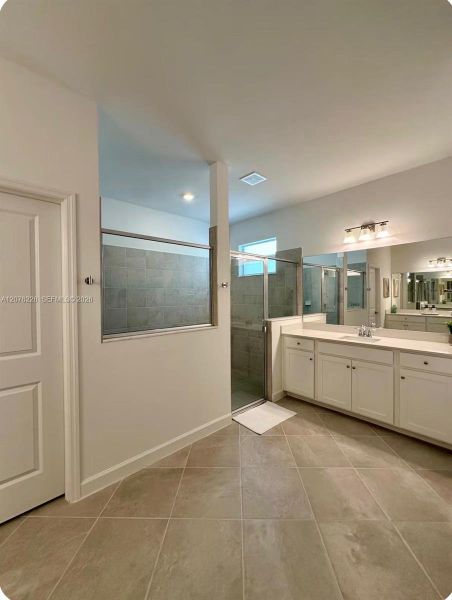Furnished interior view inside a new home in , Lehigh Acres (Image 44).