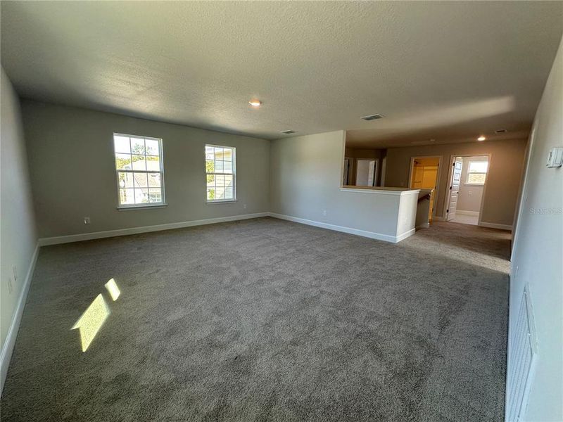 Spacious, unfurnished interior of a new home in , Ocala (Image 32).
