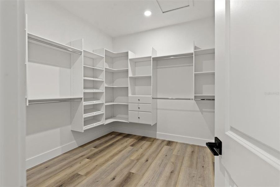 Spacious, unfurnished interior of a new home in , Spring Hill (Image 15).