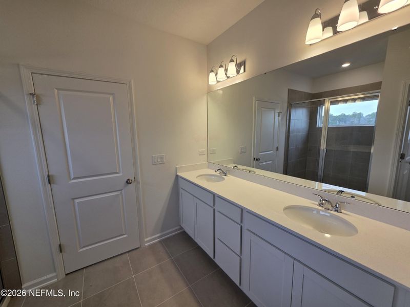 Furnished interior view inside a new home in Hyland Trail, Green Cove Springs (Image 5).