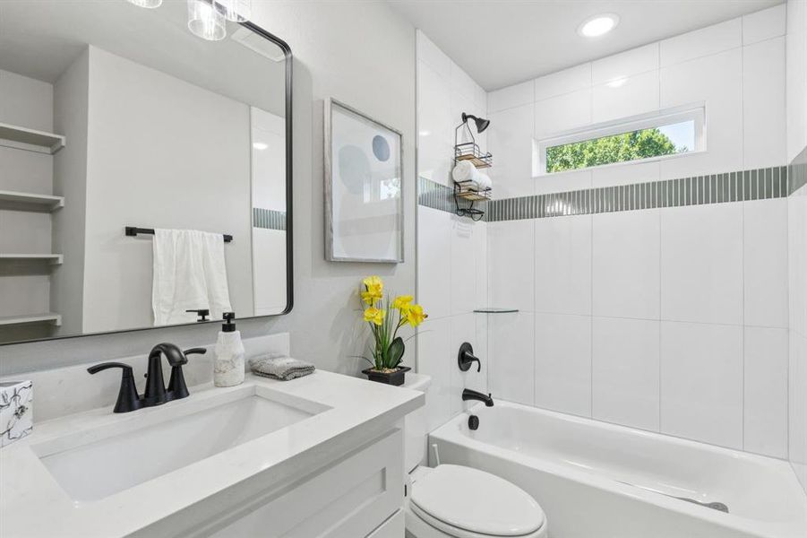 Furnished interior view inside a new home in , Terrell (Image 16).