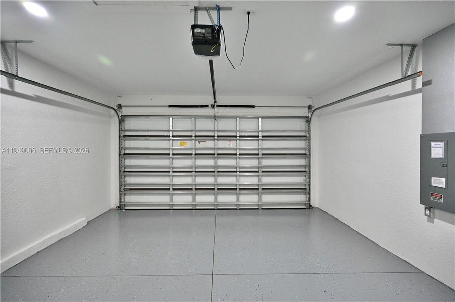 Spacious, unfurnished interior of a new home in , Lehigh Acres (Image 35).