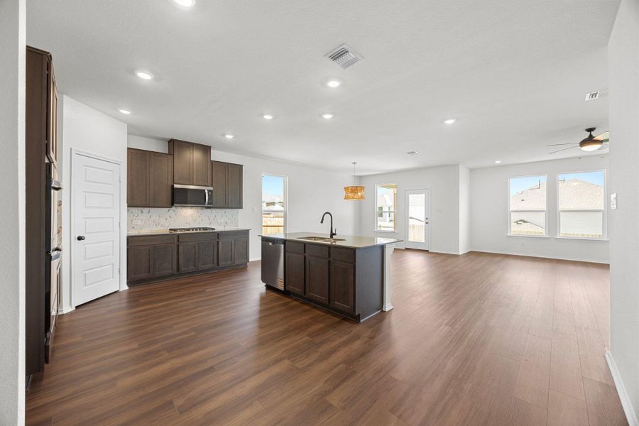 Spacious, unfurnished interior of a new home in Salerno - Classic Collection, Round Rock (Image 31).