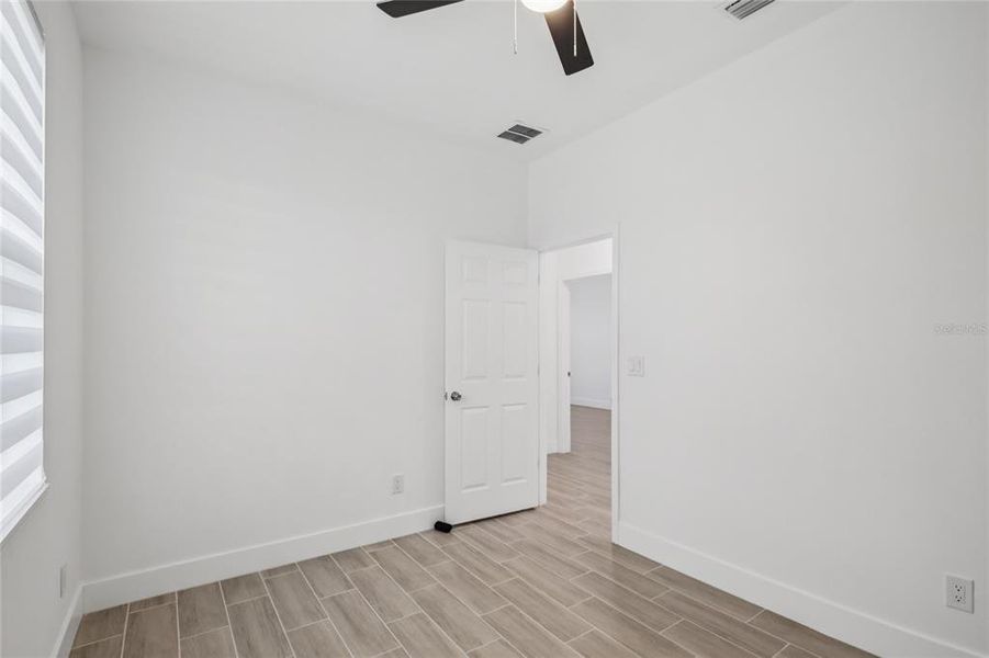 Spacious, unfurnished interior of a new home in , Rotonda West (Image 19).
