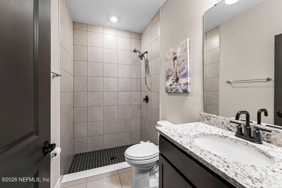 Furnished interior view inside a new home in , Middleburg (Image 31).