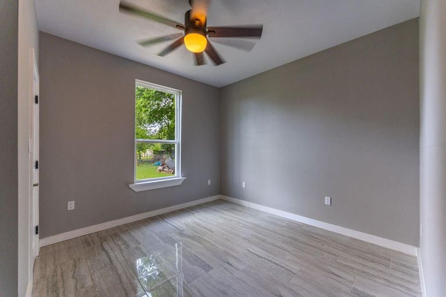 Spacious, unfurnished interior of a new home in , Walnut Springs (Image 26).