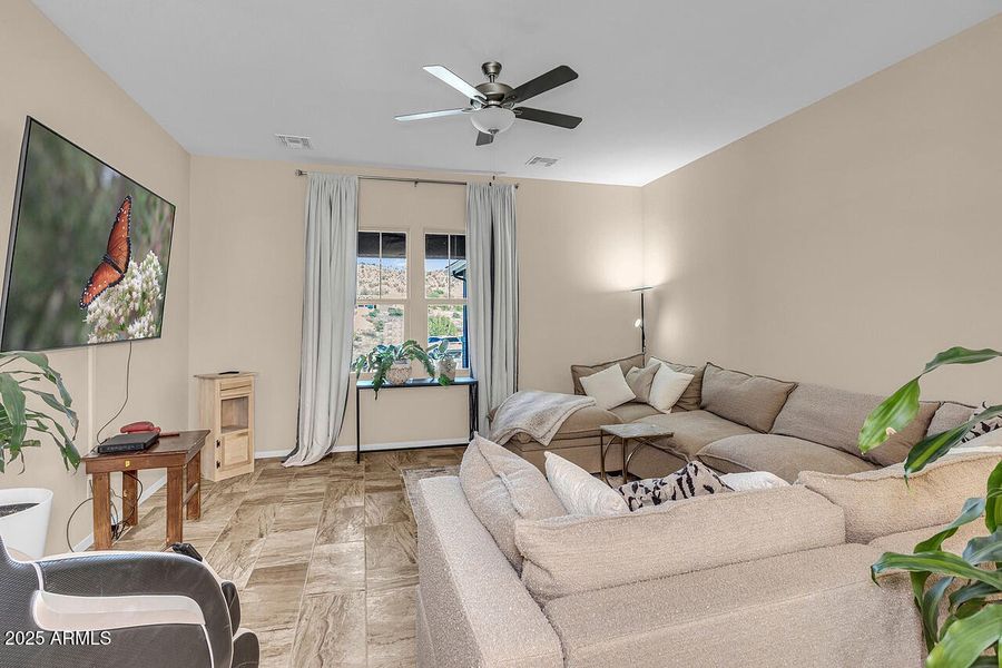 HK5A0504-1280 HK5A0504-1280