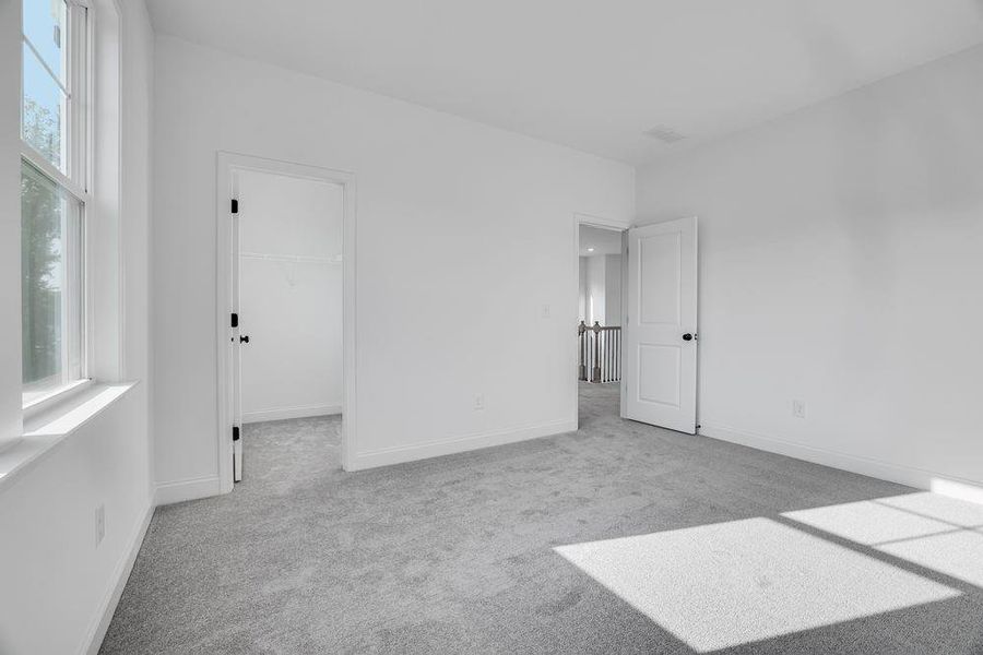Spacious, unfurnished interior of a new home in Kennison Creek, Cumming (Image 23).