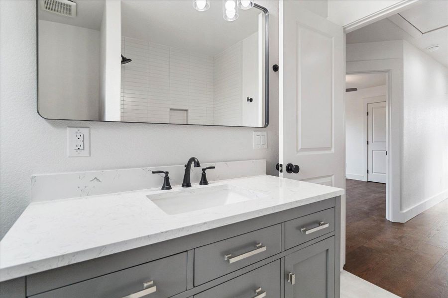 Furnished interior view inside a new home in , Wimberley (Image 9).