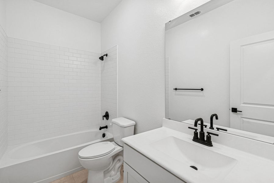 Hall bath (*Photo not of actual home and used for illustration purposes only.)