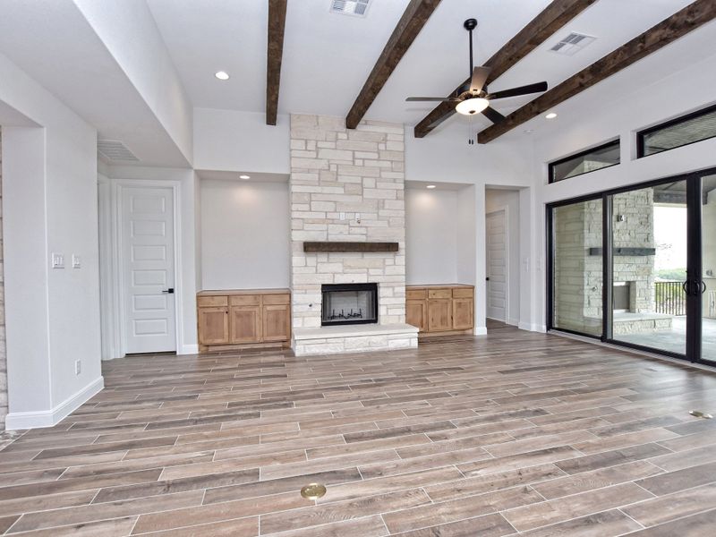 Representative unfurnished interior of a home built from the Santa Barbara II by Giddens Homes in Scofield Farms Estates, Georgetown (Image 144).