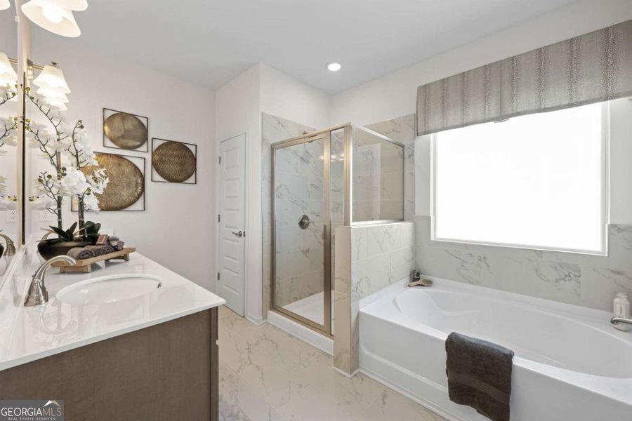 Furnished interior view inside a new home in Stonebridge North, Macon (Image 31).