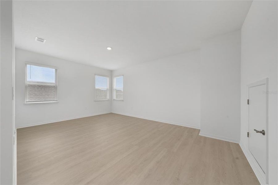 Spacious, unfurnished interior of a new home in Center Lake Ranch Community Group Page, St. Cloud (Image 25). Spacious, unfurnished interior of a new home in Center Lake Ranch Community Group Page, St. Cloud (Image 25).