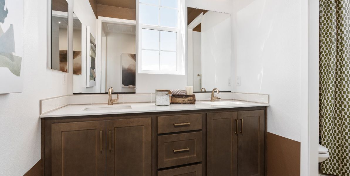 Horizon at Cascade Landing - 1440x724 (42)